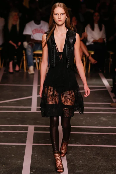 Look 50
